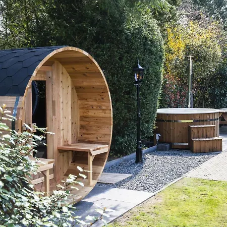 Attractive With Sauna And Hot Tub Holiday home Voorthuizen