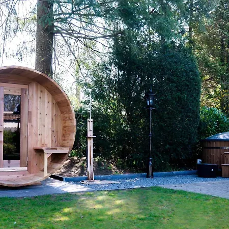 Attractive With Sauna And Hot Tub Holiday home