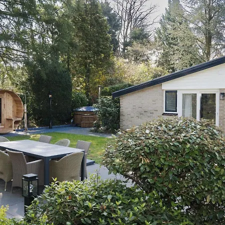 Attractive With Sauna And Hot Tub Voorthuizen