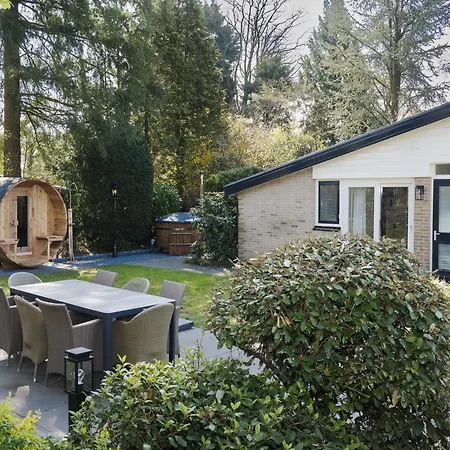 Near De Veluwe Vakantiehuis Voorthuizen